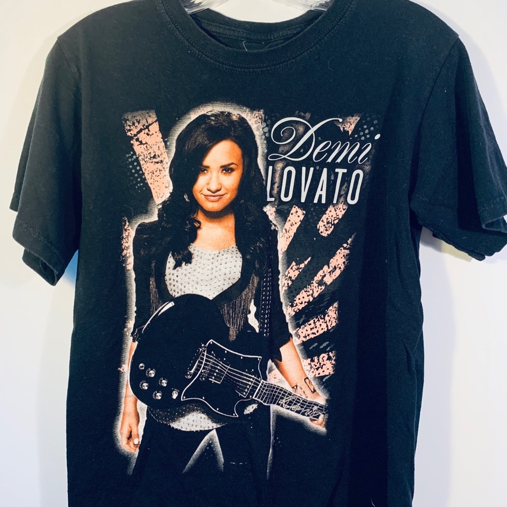 Demi lavato concert tee